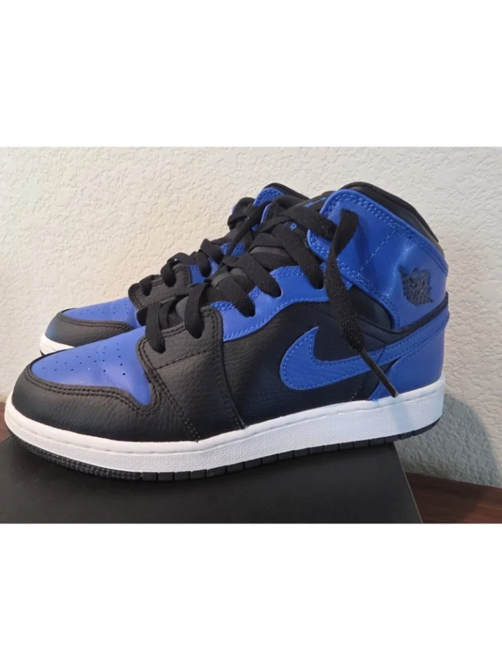 Nike Air Jordan 1 Mid GS Hyper Royal Black White 554725-077 Youth Size 6Y W Box